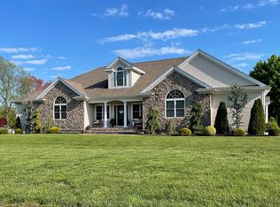 26 Anthony St, Acushnet, MA 02743