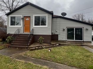 1525 E Elm St, Griffith, IN 46319