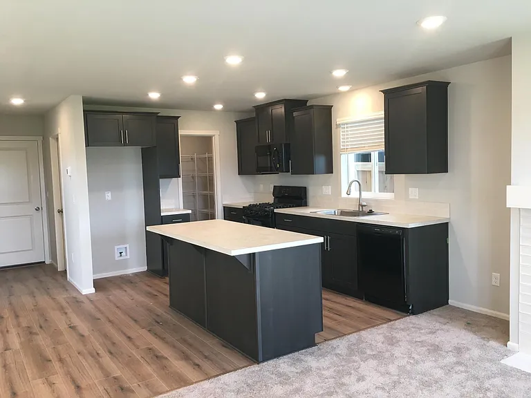 1670 McCallum Ln — Photo 5