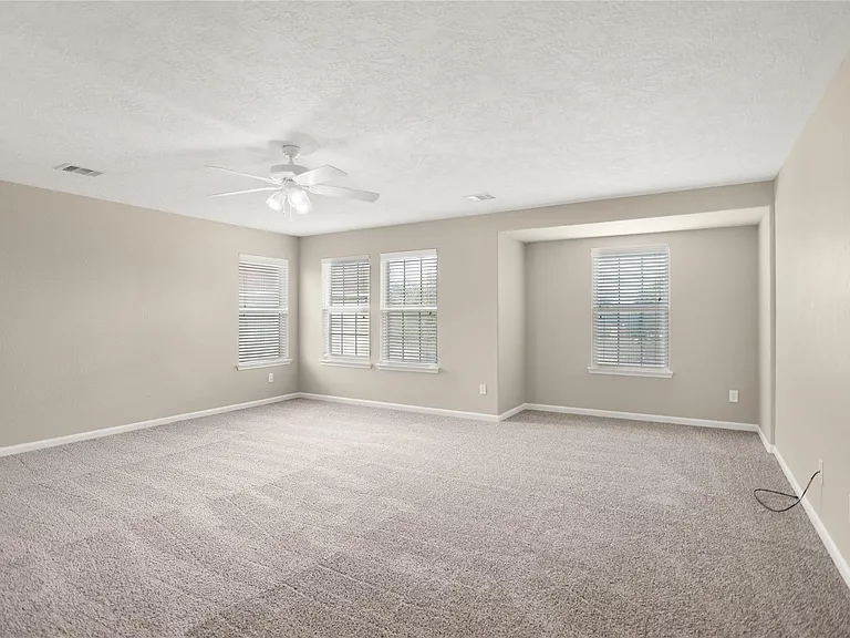692 Casual Ln — Photo 15