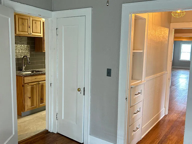 922 W Hill St — Photo 19