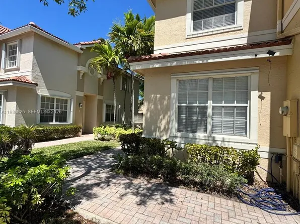 12471 SW 42nd St, Hollywood, FL 33027