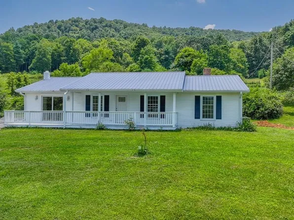 206 Spring Hollow Rd, Marion, VA 24354