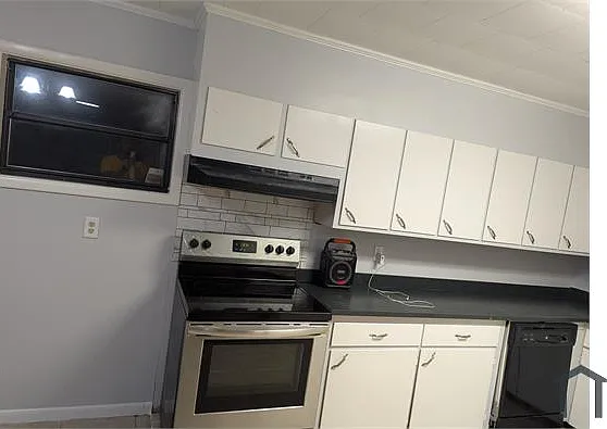 5408 Colonial Cir N — Photo 10