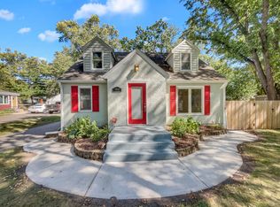 2060 Giesmann St, Roseville, MN 55113