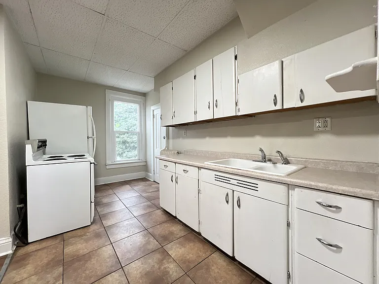 1008 Rhomberg Ave #1010 — Photo 4