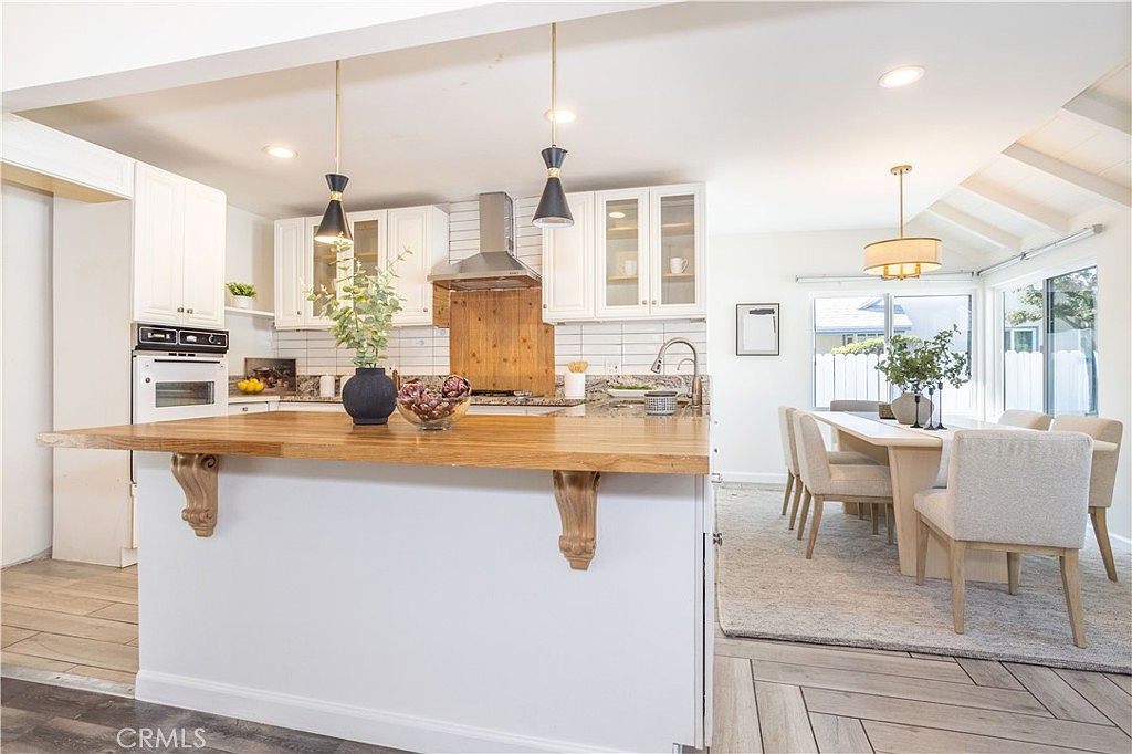 15756 Hart St, Van Nuys, CA 91406 | MLS #SR25243449 | Zillow 15756 Hart St, Van Nuys, CA 91406 | MLS #SR25243449 | Zillow