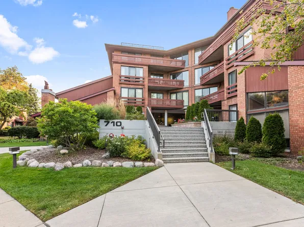 710 Waukegan Rd APT 201, Glenview, IL 60025