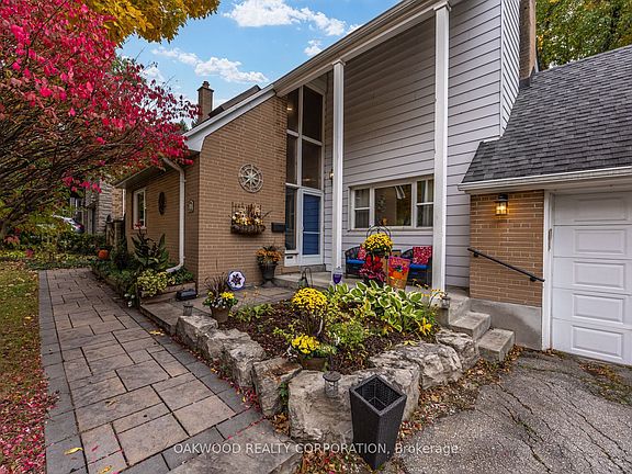 5th image of 41 Greenbrook Dr