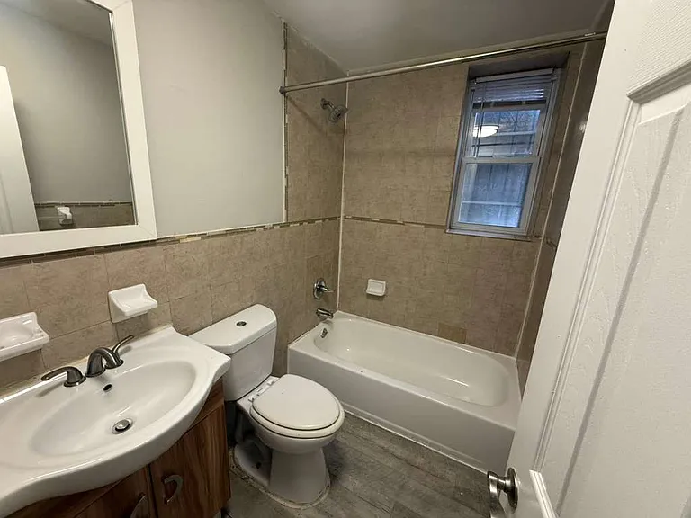 205 Monticello Ave #2E — Photo 7