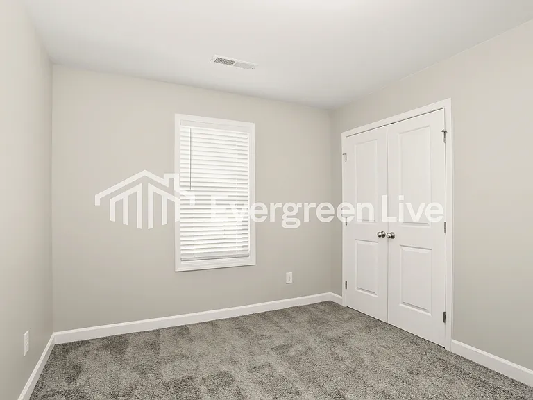 840 N Main St — Photo 8
