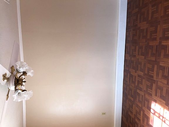 5th image of 455 Medina St