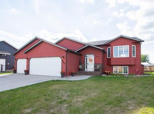 4407 15th St S, Moorhead, MN 56560