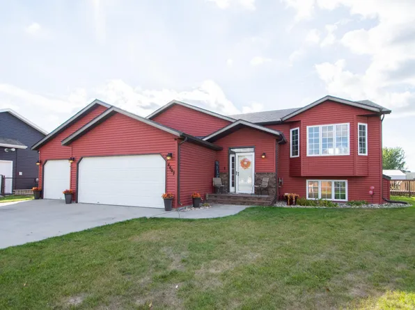 4407 15th St S, Moorhead, MN 56560