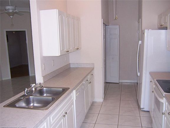 3rd image of 2058 Ashley Oaks Cir