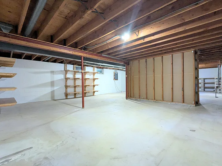 6065 Oakwood Rd — Photo 18