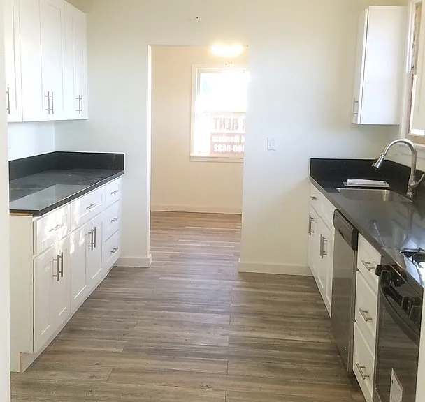 12001 College Ave — Photo 2
