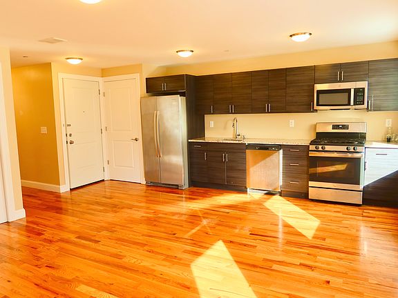 2nd image of 11 Wayne St Floor 2