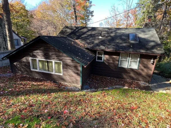 80 Glenside Trl, Sparta, NJ 07871