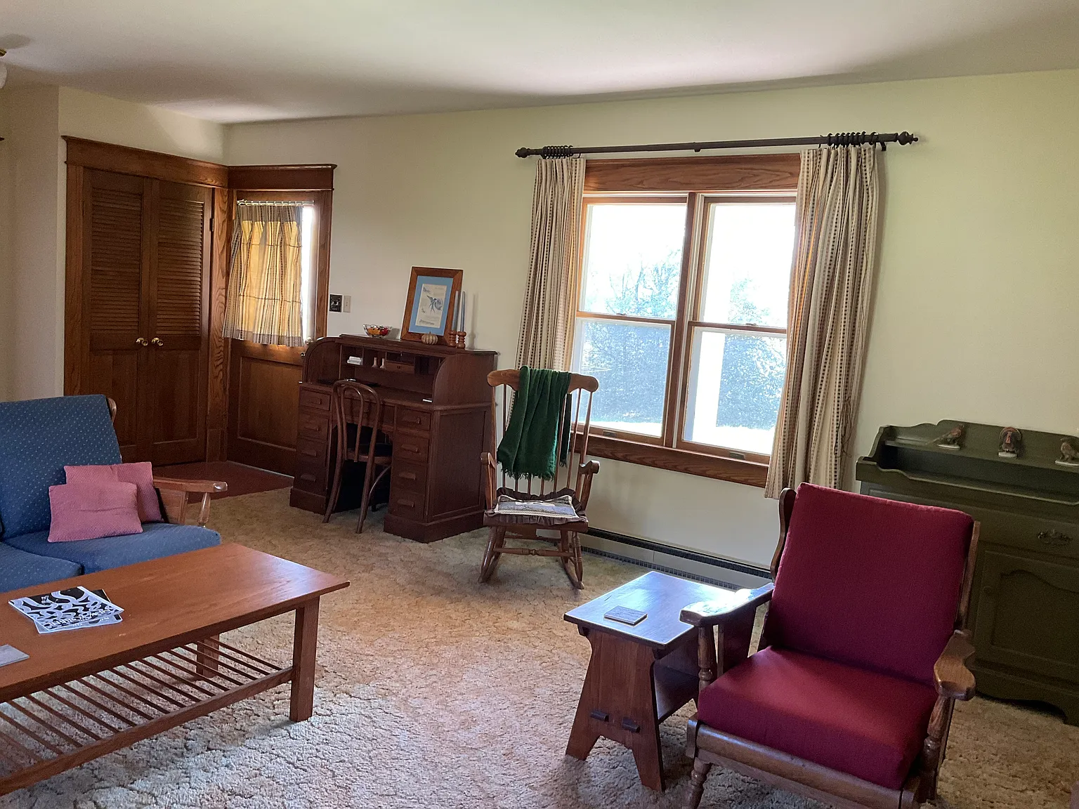 4 bed, 2232 sqft, $2,900 — Photo 2