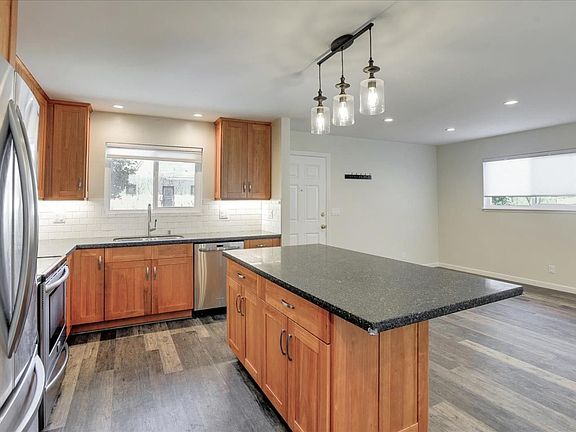 4th image of 34 N Fremont St #34