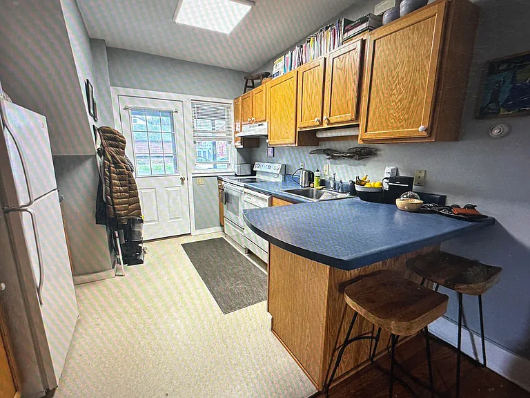 1224 East St #1B — Photo 7