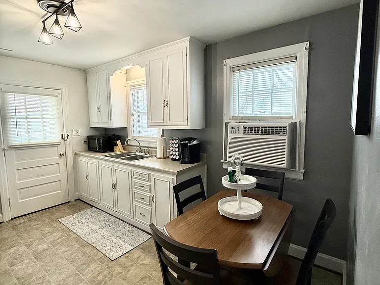 2610 W Victory Ct — Photo 7
