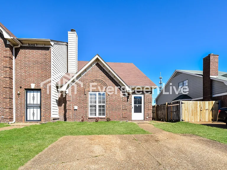 6894 Snyder Rd — Photo 2