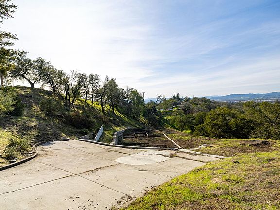 4th image of 5251 Vista Grande Drive