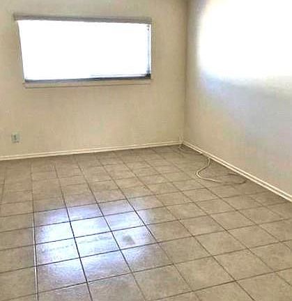 4th image of 3008 Roseville Way
