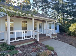 1910 37th St, Florence, OR 97439