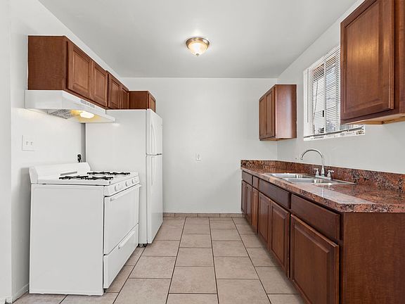 2nd image of 7111 Whitsett Ave APT 6