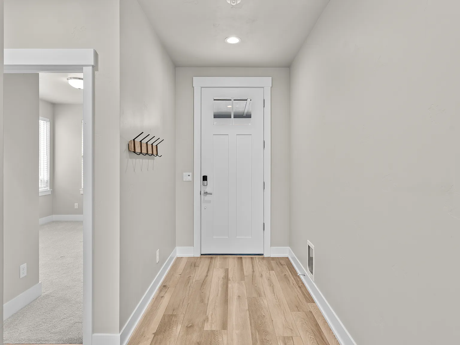 5 bed, 2939 sqft, $4,950 — Photo 3