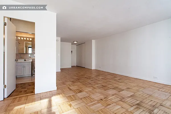 Rented by Compass | media 12