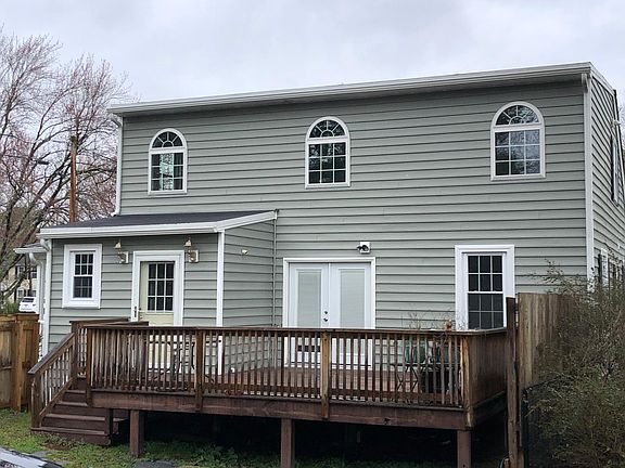 2nd image of 3035 Mountain Rd