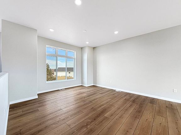 4th image of 2301 Johnson St