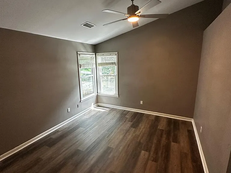 4830 Hampton Square Dr — Photo 26