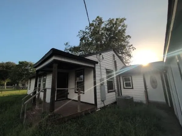 11171 S State Highway 71, El Campo, TX 77437