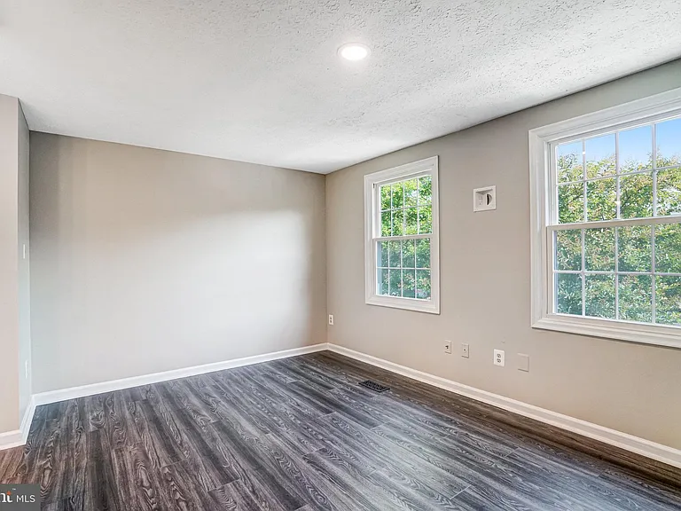 8525 Koluder Ct — Photo 14