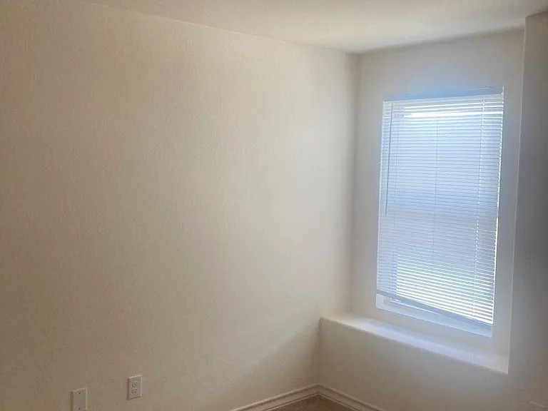 6942 Lakeview Dr — Photo 8