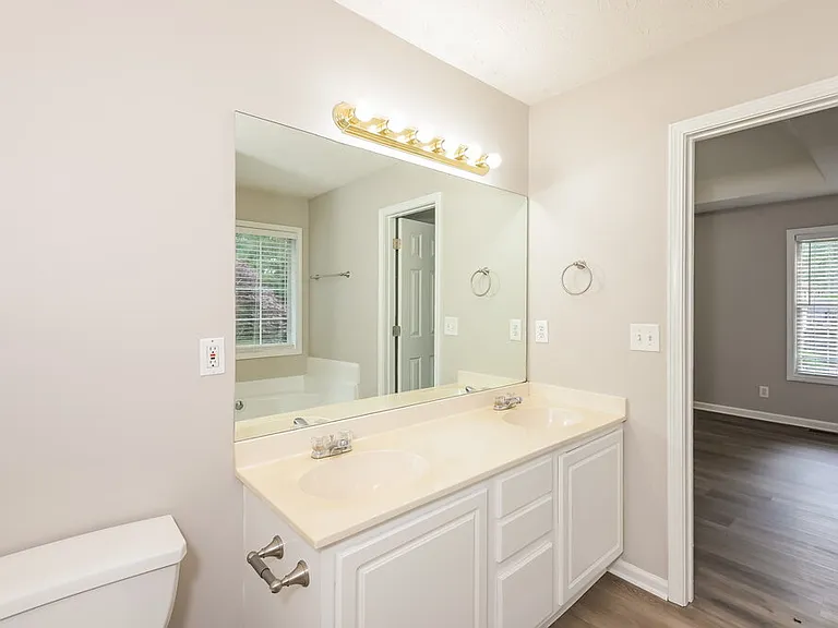 9385 Eagles Landing Dr — Photo 15