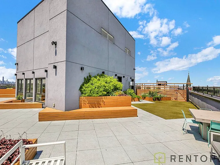 1875 Atlantic Ave #305K — Photo 10