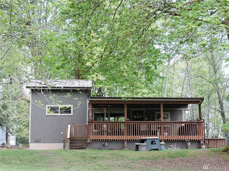 1st image of 22502 Maple Dr NW