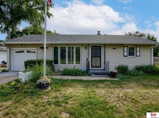 813 N 77th St, Omaha, NE 68114