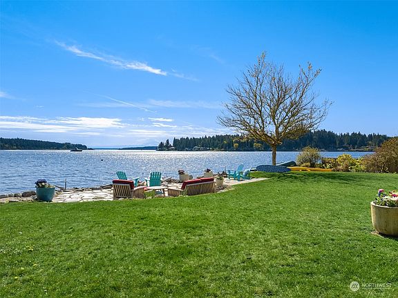 3rd image of 3720 Point White Drive NE