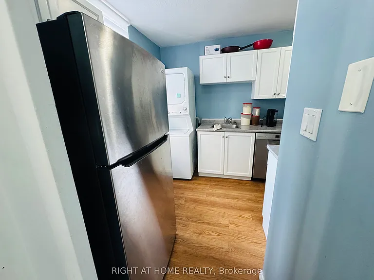 350 Quigley Rd #222 — Photo 2