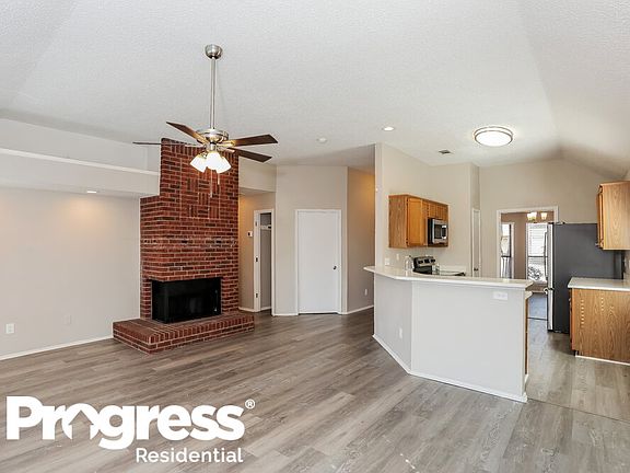 3rd image of 6947 Cedar Knoll Dr