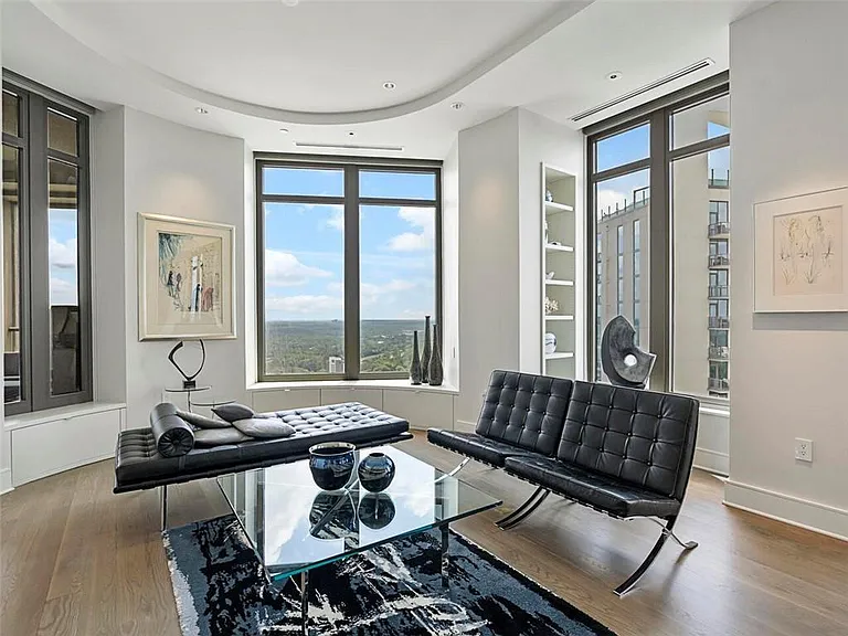 3376 Peachtree Rd #44B — Photo 17