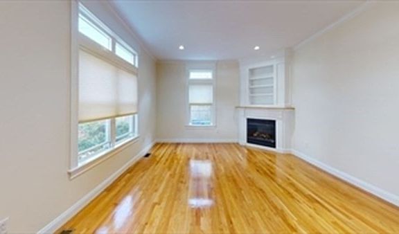 4th image of 10 Ohio Ave Unit 10