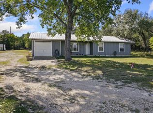 136 Valle Verde Rd, Kerrville, TX 78028